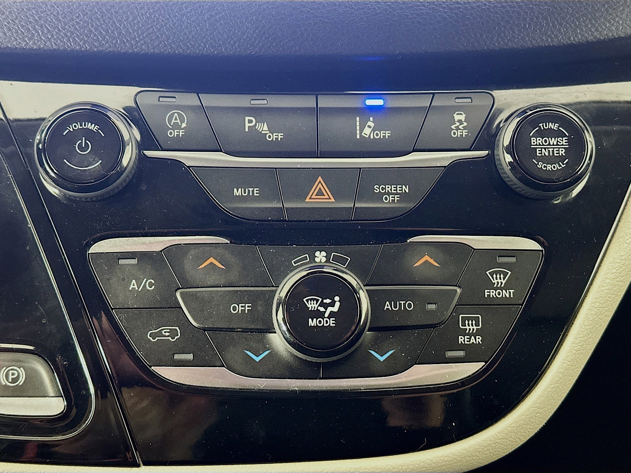 Used 2021 Chrysler Pacifica Touring-L image 23