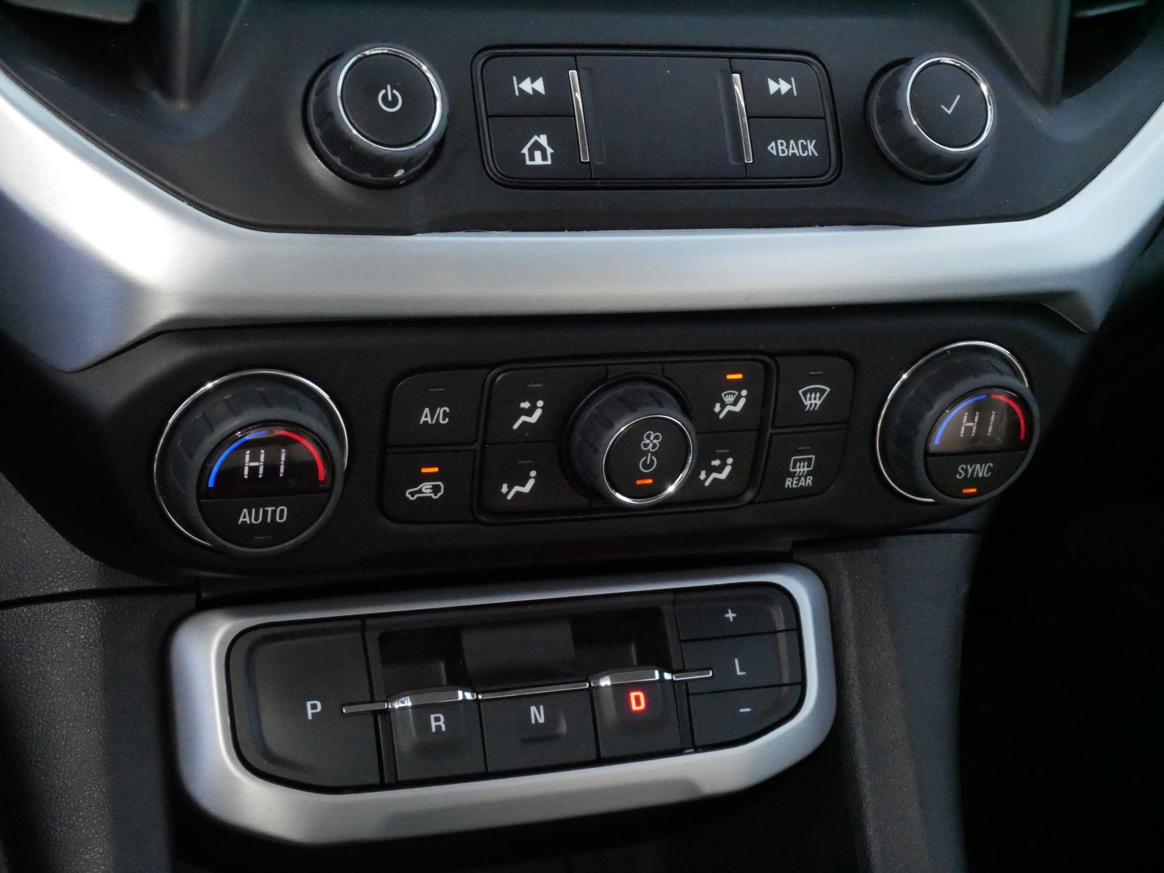 Used 2023 GMC Acadia SLT image 23