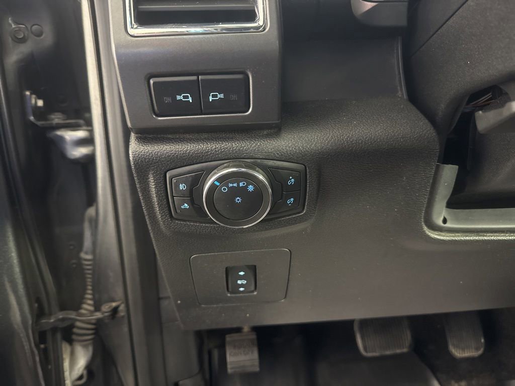 Used 2017 Ford F150 XLT w/ Equipment Group 302A Luxury AWD/4WD image 20