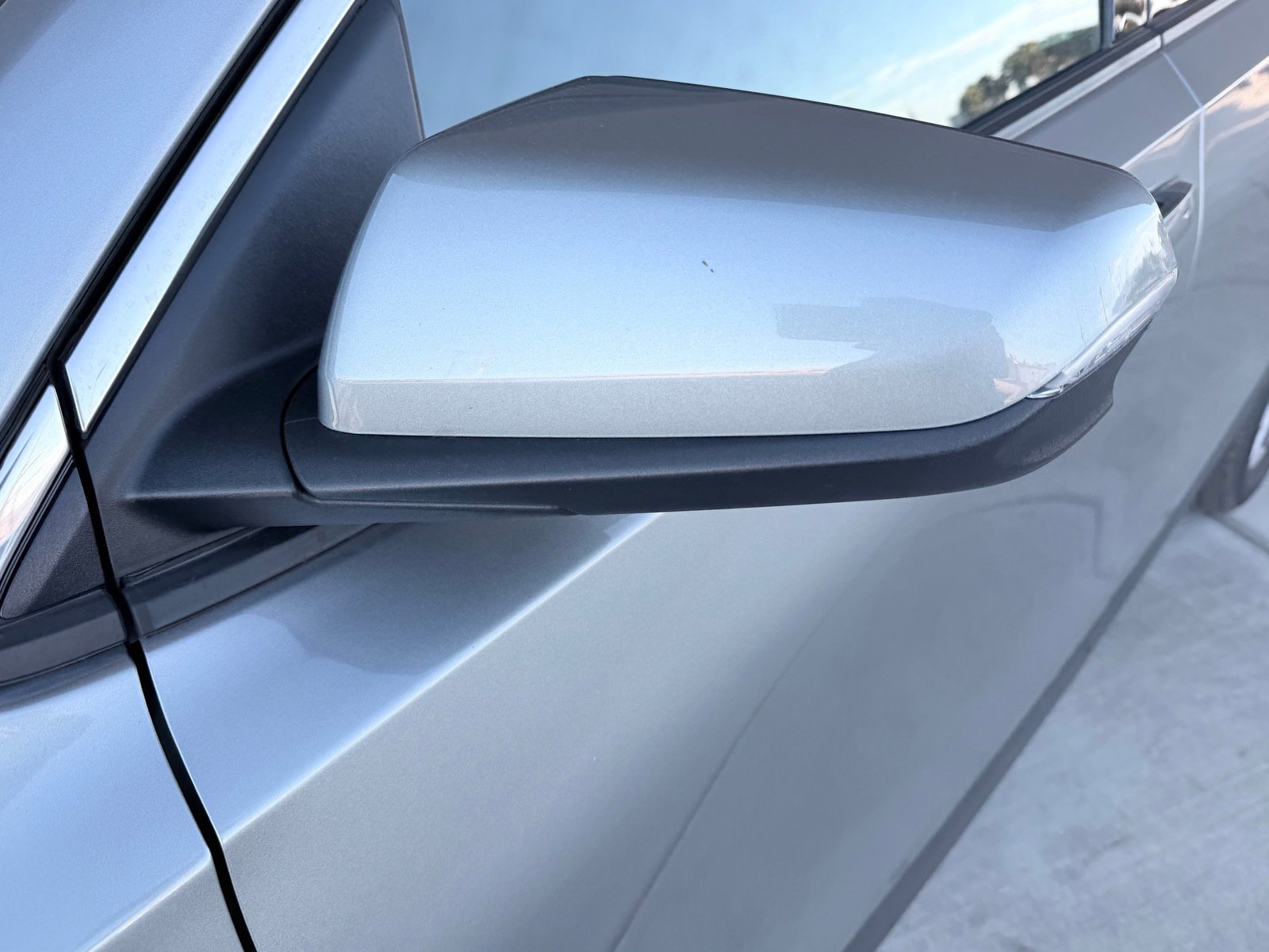 Used 2024 GMC Terrain SLT image 33