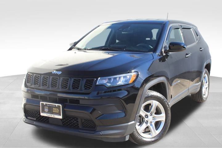 Used 2024 Jeep Compass Sport image 1