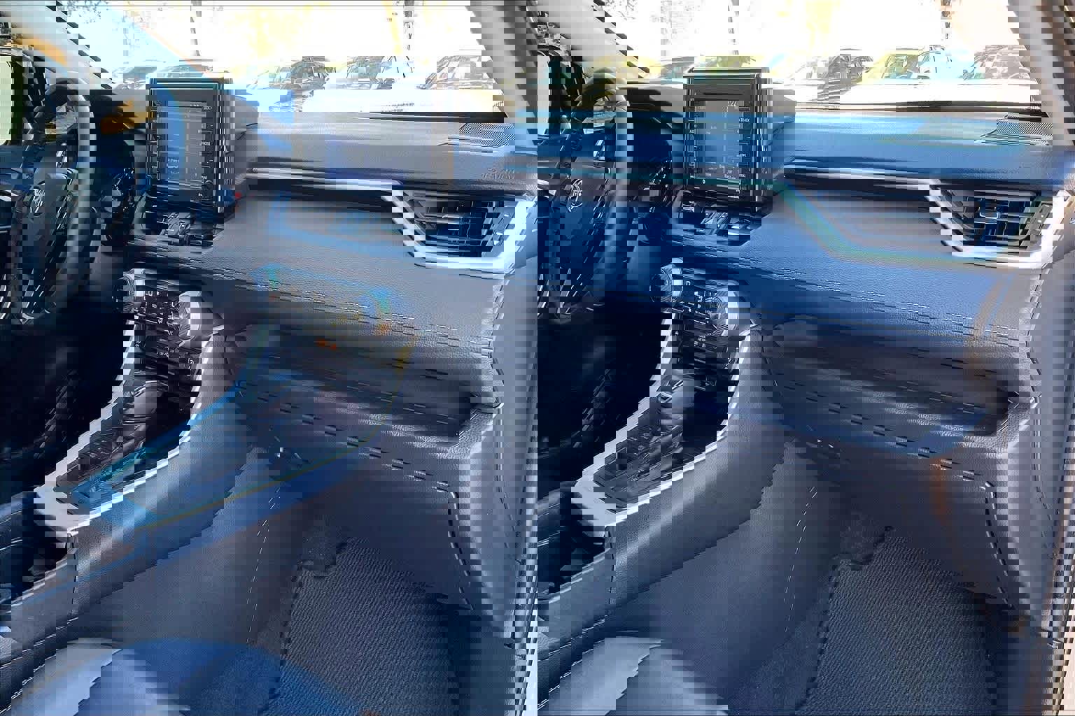 Used 2021 Toyota RAV4 XLE Premium w/ Carpet Mat Package (TMS) image 23