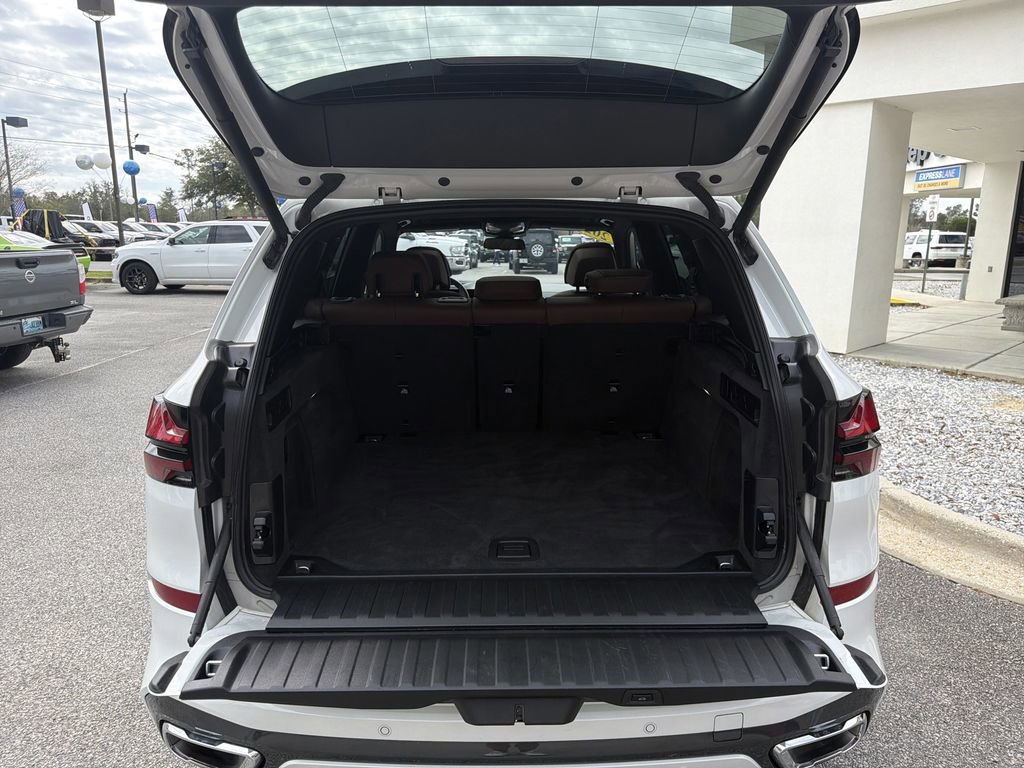 Used 2025 BMW X5 xDrive40i AWD/4WD image 23