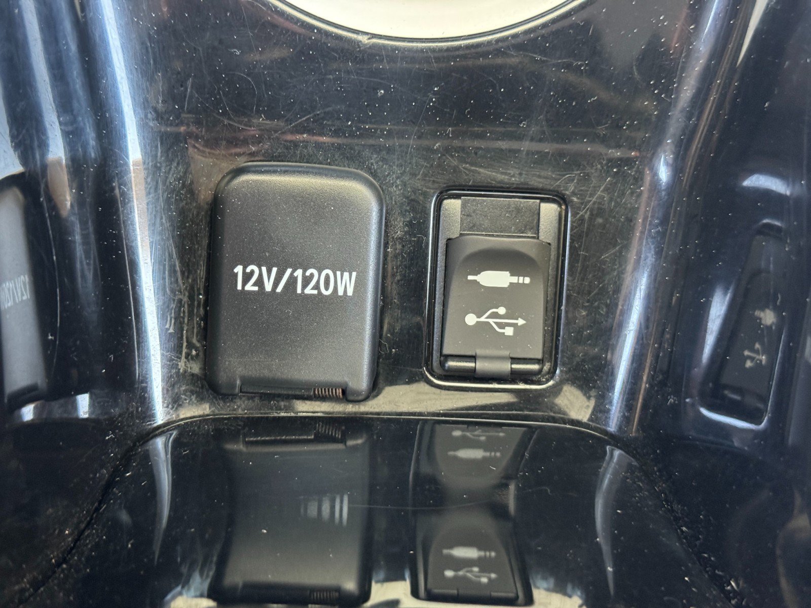 Used 2017 Toyota Prius Three Touring w/ Carpet Mat Package FWD image 27