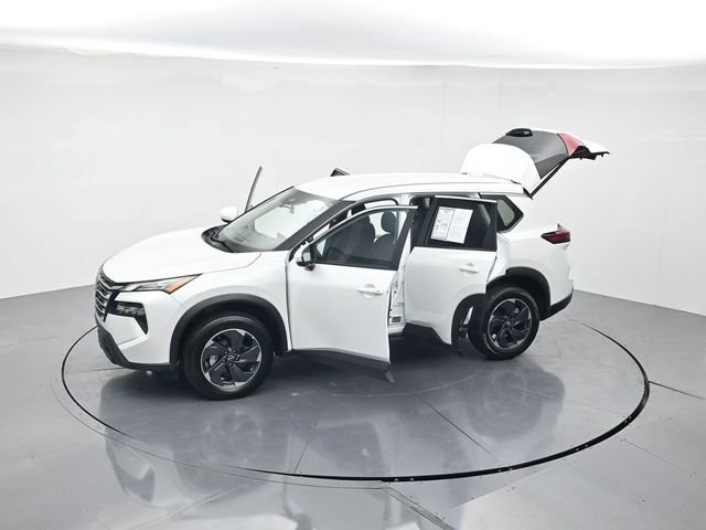 Used 2025 Nissan Rogue SV image 46