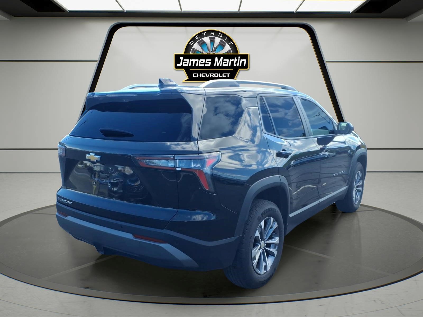 Certified 2025 Chevrolet Equinox LT w/ Convenience Package II AWD/4WD image 4