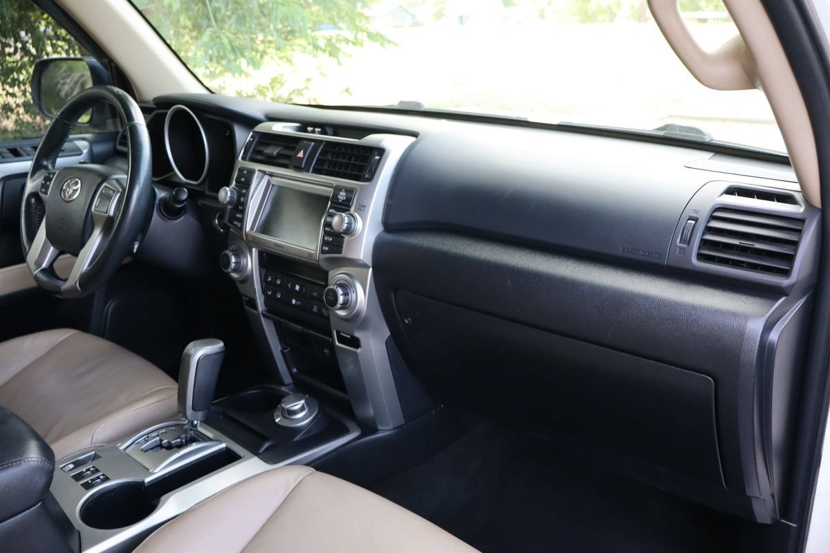 Used 2011 Toyota 4Runner Limited AWD/4WD image 17
