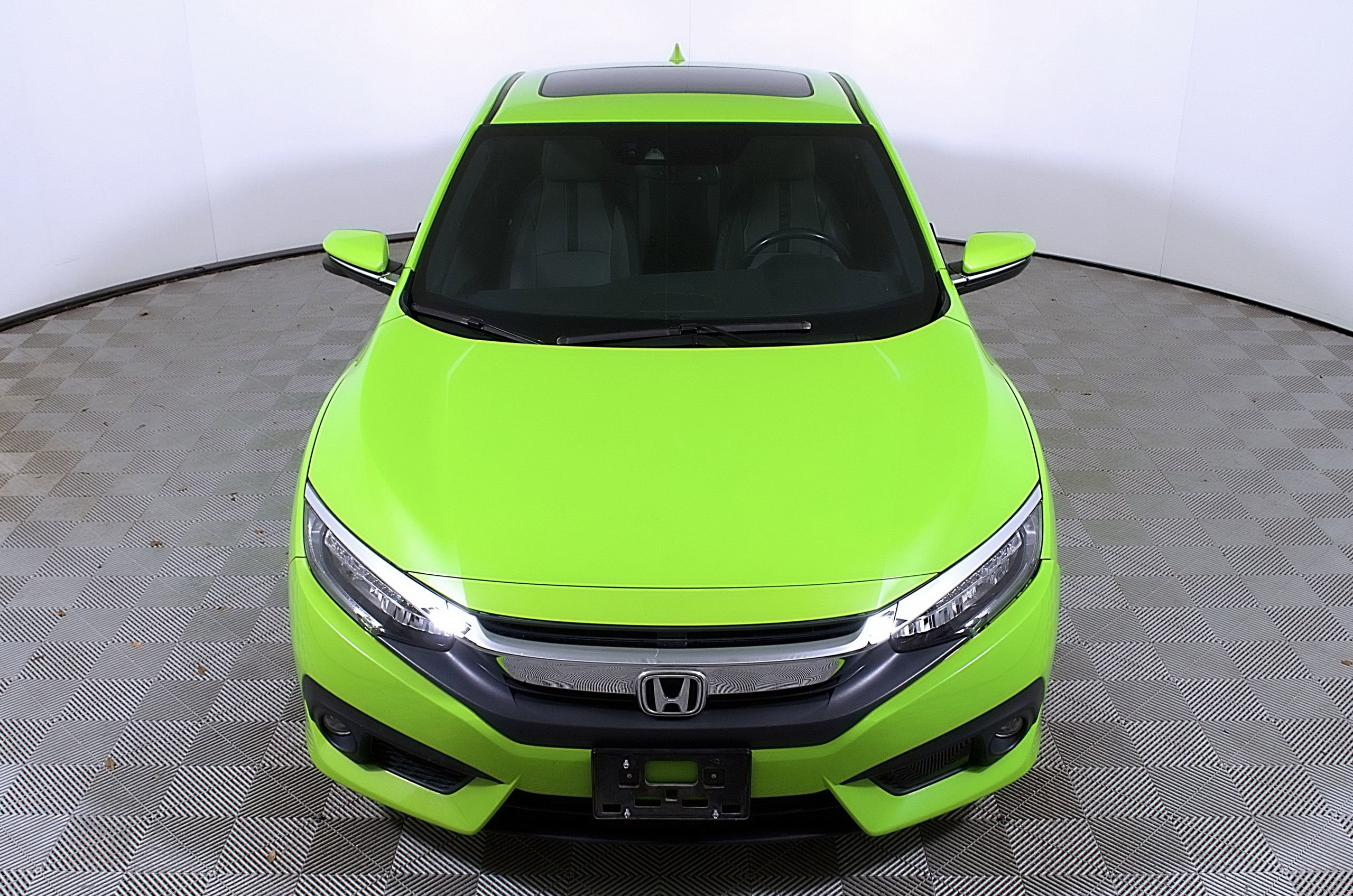 Used 2016 Honda Civic Touring image 4