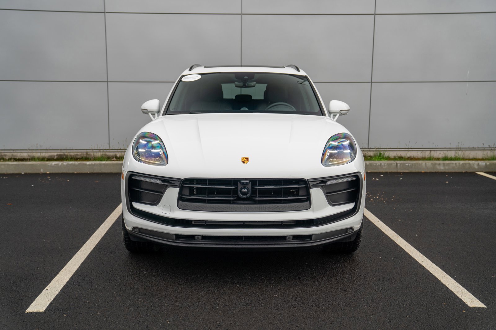 Certified 2025 Porsche Macan image 6