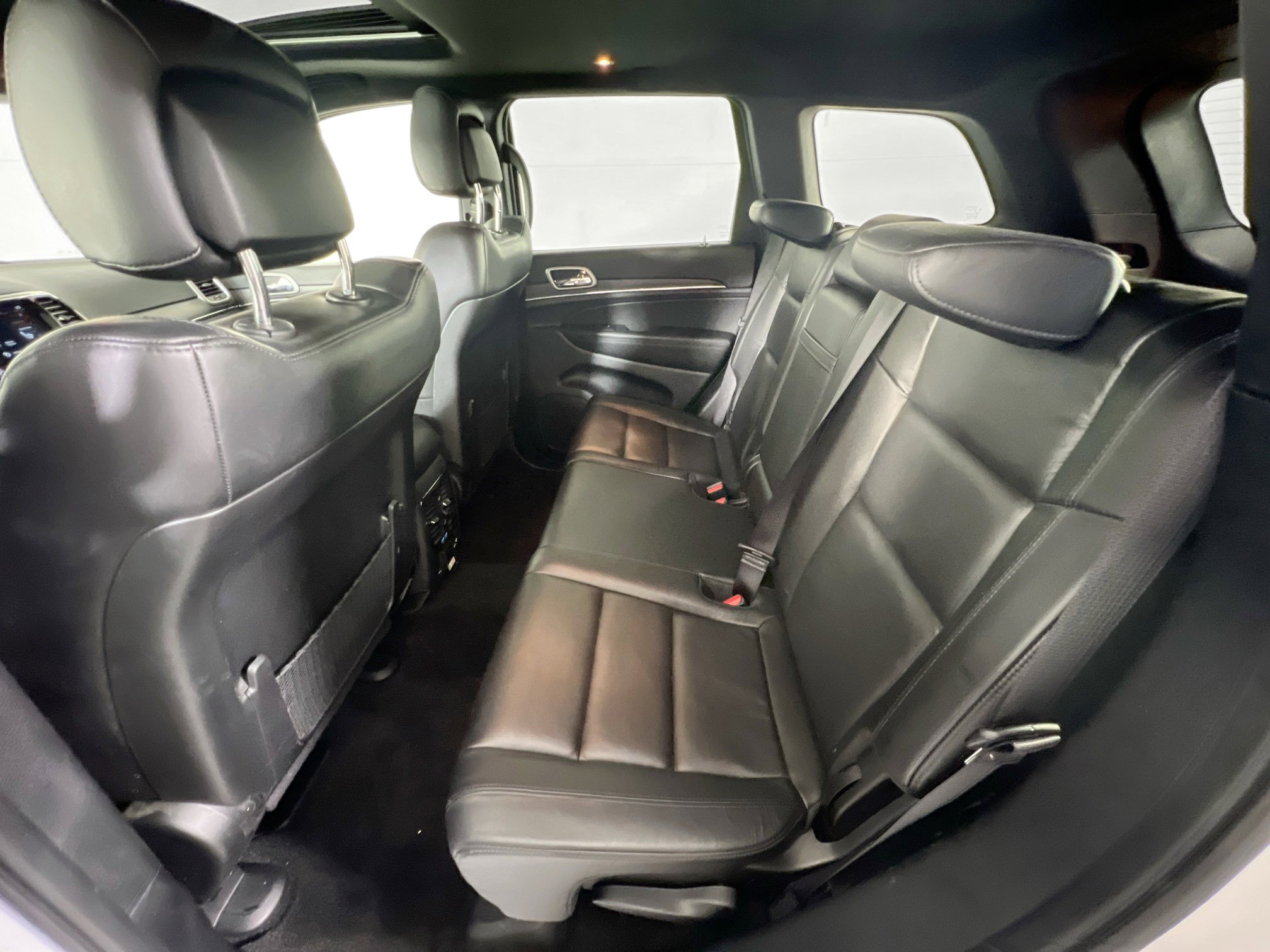 Used 2022 Jeep Grand Cherokee Limited image 25