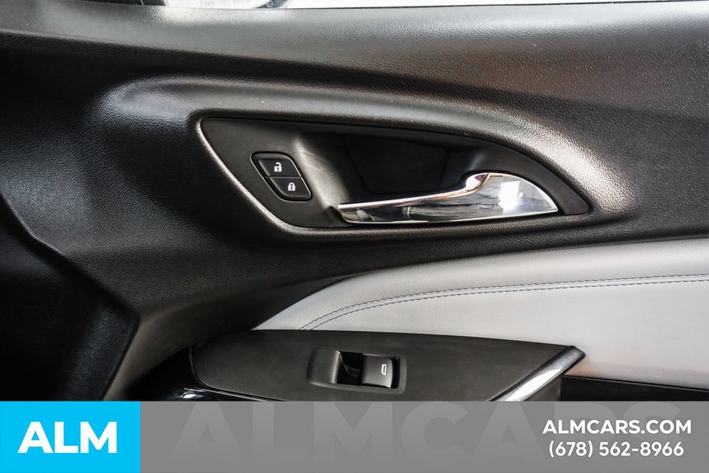 Used 2025 Chevrolet Trax LT FWD image 43