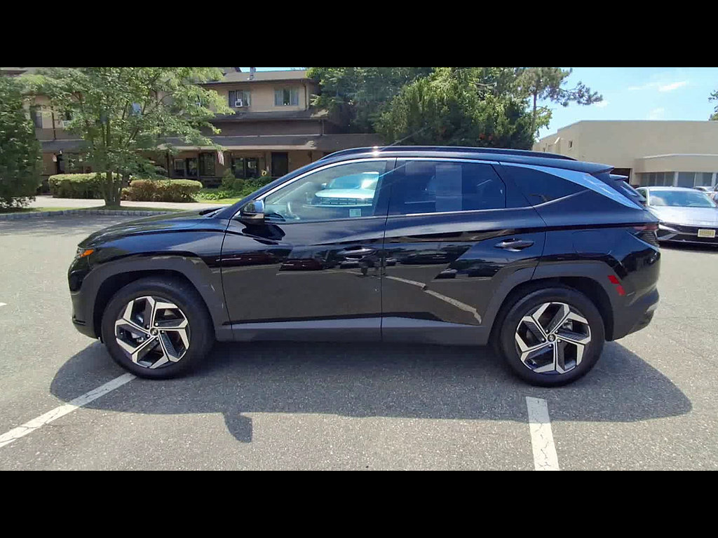 Certified 2024 Hyundai Tucson Limited AWD/4WD image 5