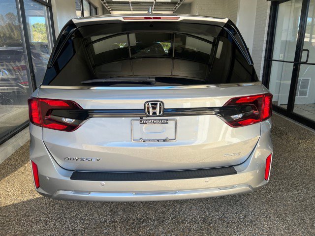 New 2026 Honda Odyssey Elite image 3