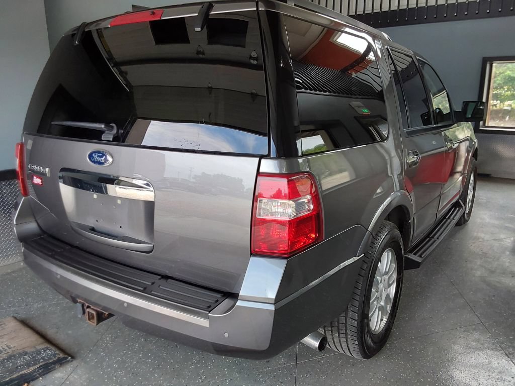 Used 2014 Ford Expedition XLT w/ Leather Seating Package AWD/4WD image 8