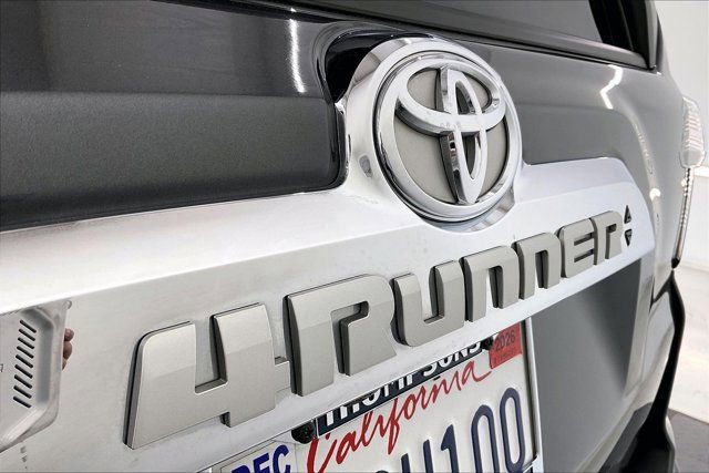 Used 2022 Toyota 4Runner Limited AWD/4WD image 32