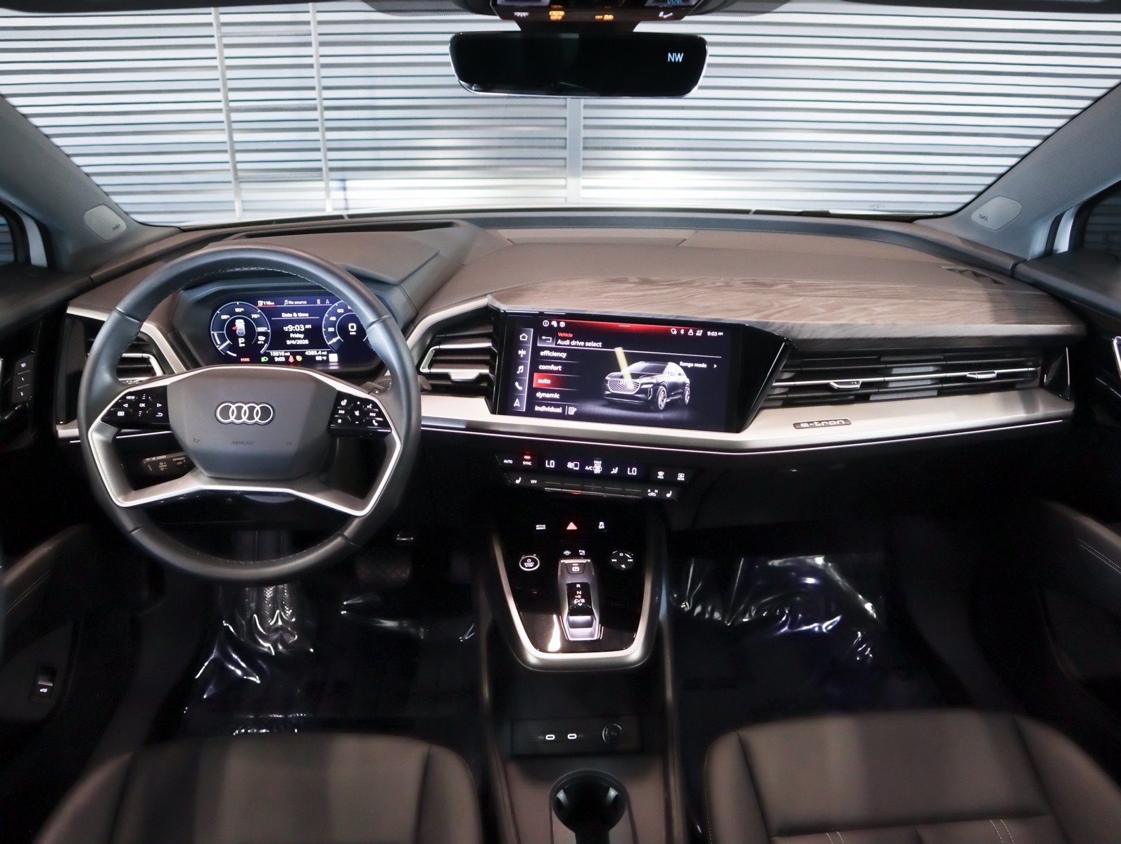 Used 2024 Audi Q4 e-tron Prestige w/ Black Optic Package AWD/4WD image 7