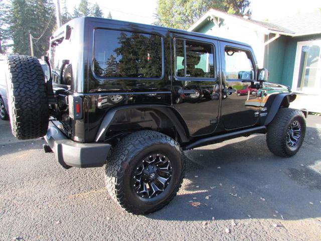 Used 2012 Jeep Wrangler Unlimited Sahara AWD/4WD image 4