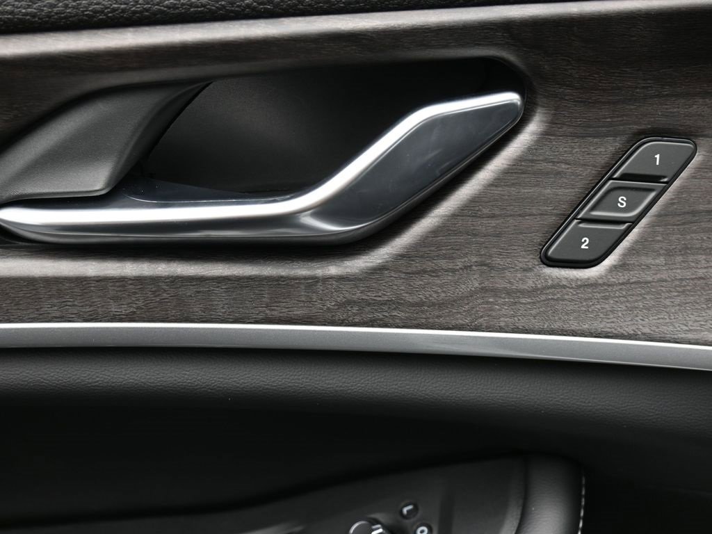 New 2025 Jeep Grand Cherokee Limited image 11