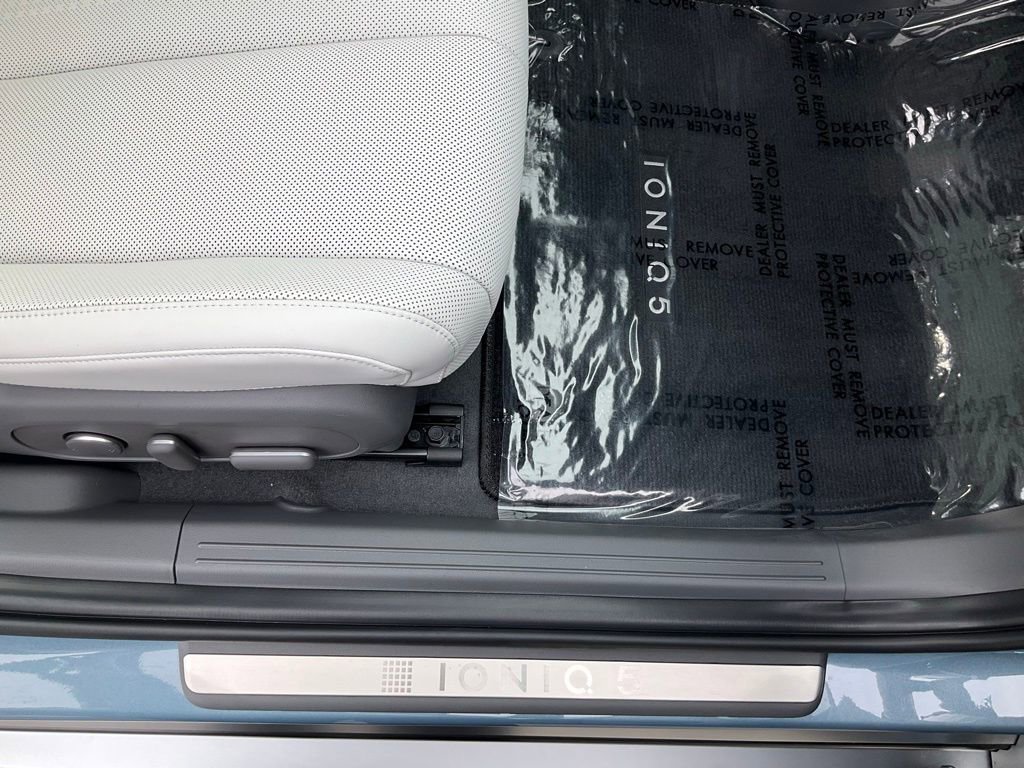 Used 2025 Hyundai Ioniq 5 Limited image 60