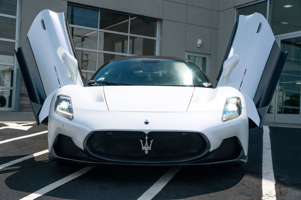 Used 2022 Maserati MC20 Coupe RWD image 4
