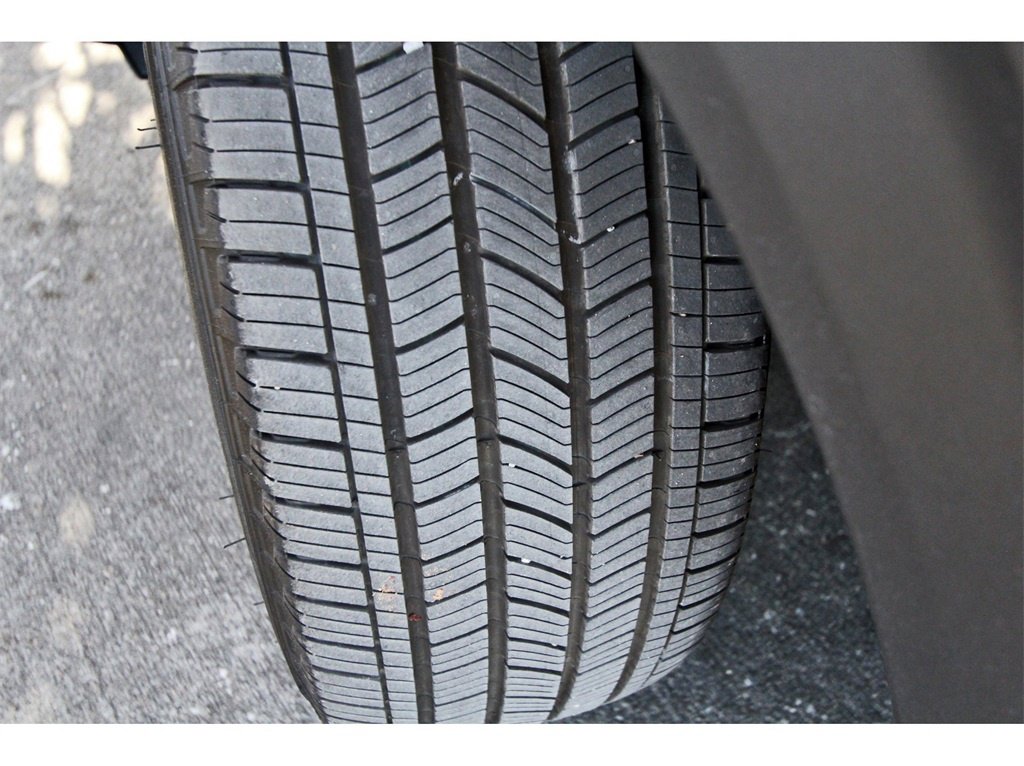 Used 2025 Ford Explorer ST-Line image 28