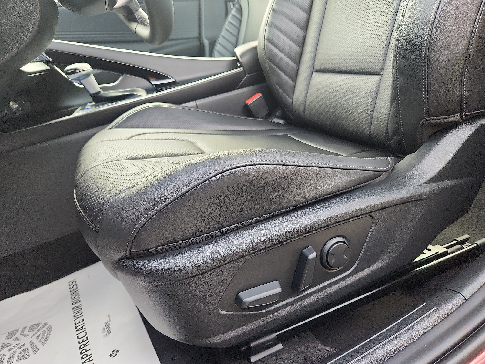 Certified 2025 Hyundai Elantra Limited FWD image 23