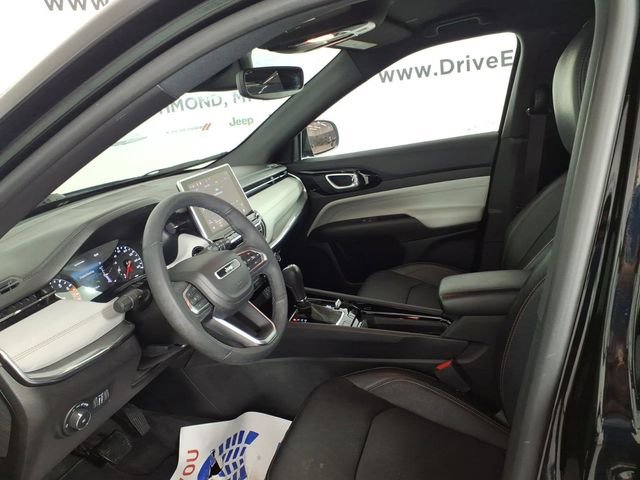 Used 2023 Jeep Compass Limited image 12