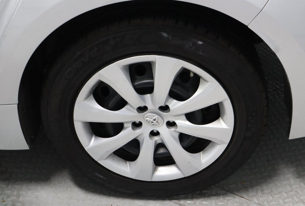 Used 2022 Toyota Corolla LE image 19