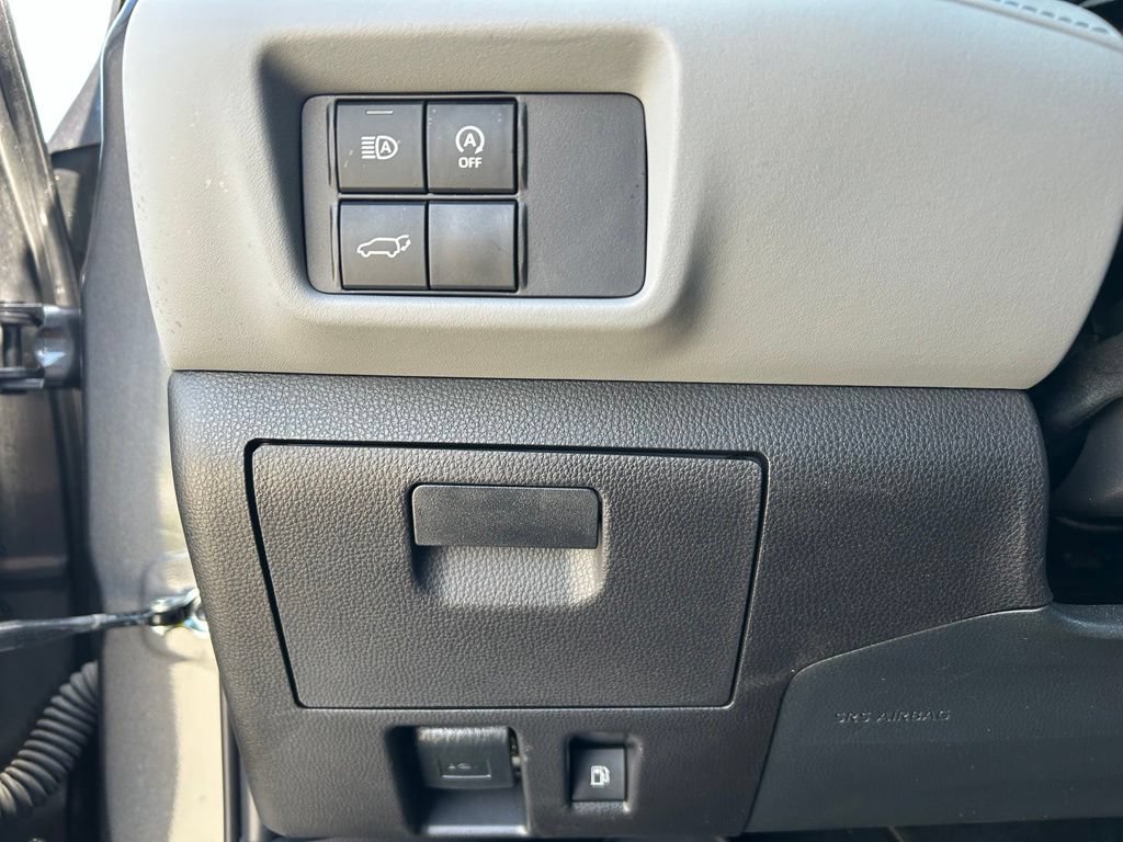 Used 2025 Toyota Highlander LE AWD/4WD image 13