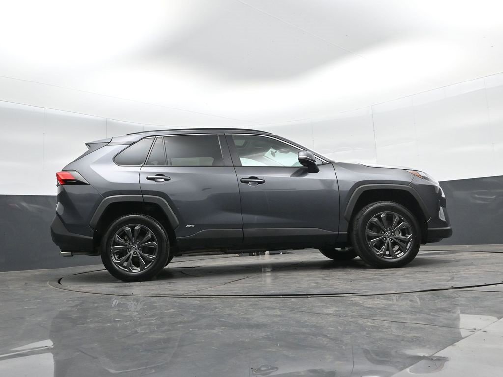 Used 2023 Toyota RAV4 XLE Premium image 43