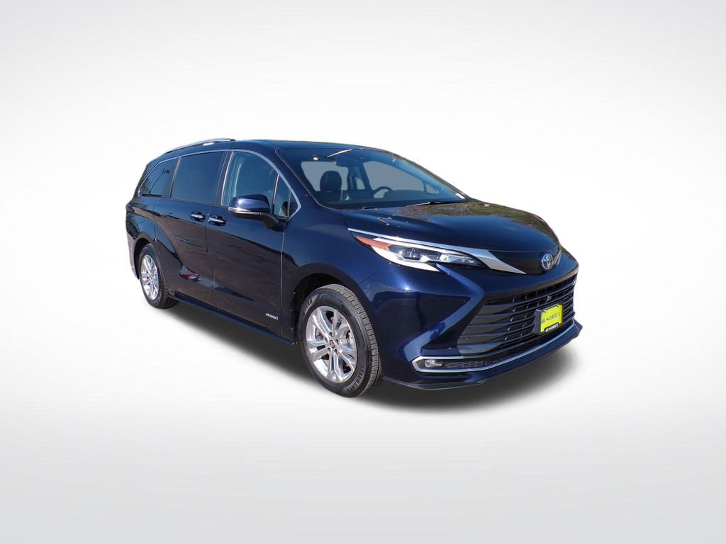 Used 2021 Toyota Sienna Platinum AWD/4WD image 9
