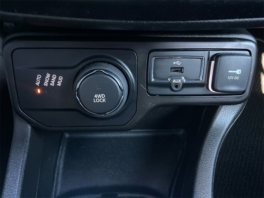 Used 2021 Jeep Renegade Latitude image 12