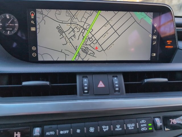 Used 2021 Lexus ES 300h w/ Luxury Package image 16