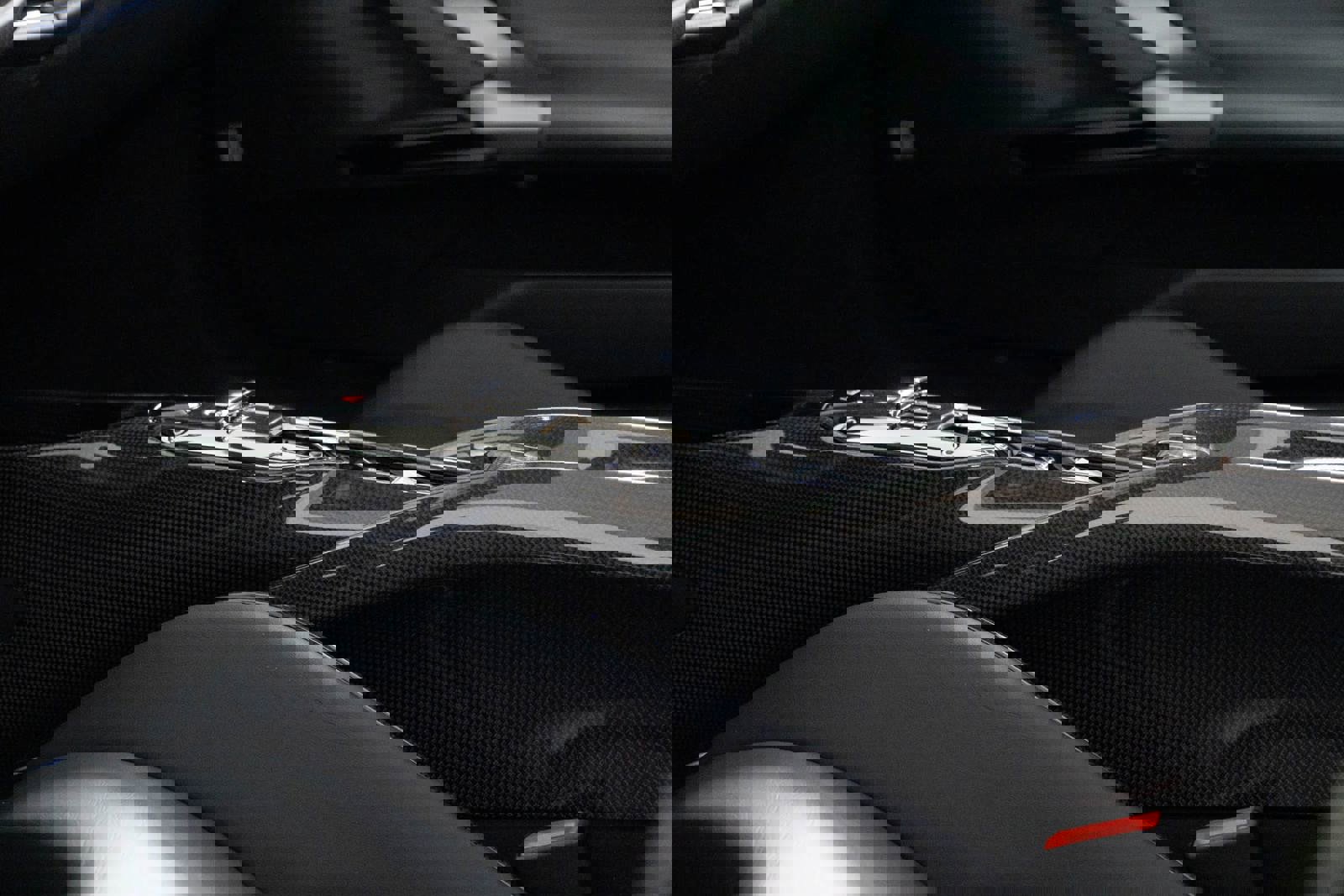 Used 2022 Ferrari SF90 Spider image 6