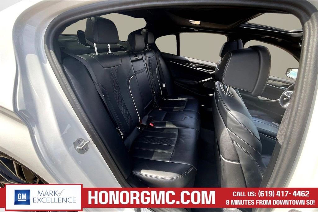 Used 2023 BMW M550i xDrive image 24
