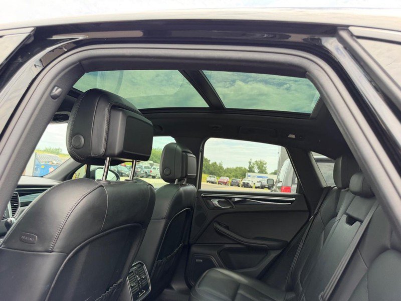 Used 2018 Porsche Macan Sport Edition AWD/4WD image 11