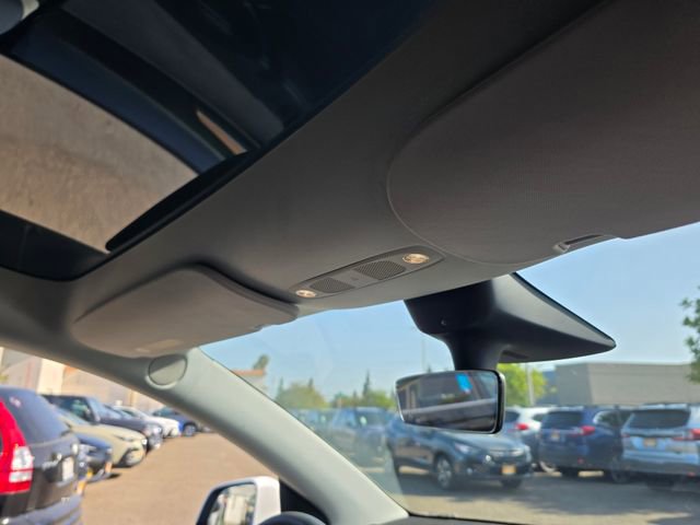 Used 2022 Tesla Model Y Long Range AWD/4WD image 13