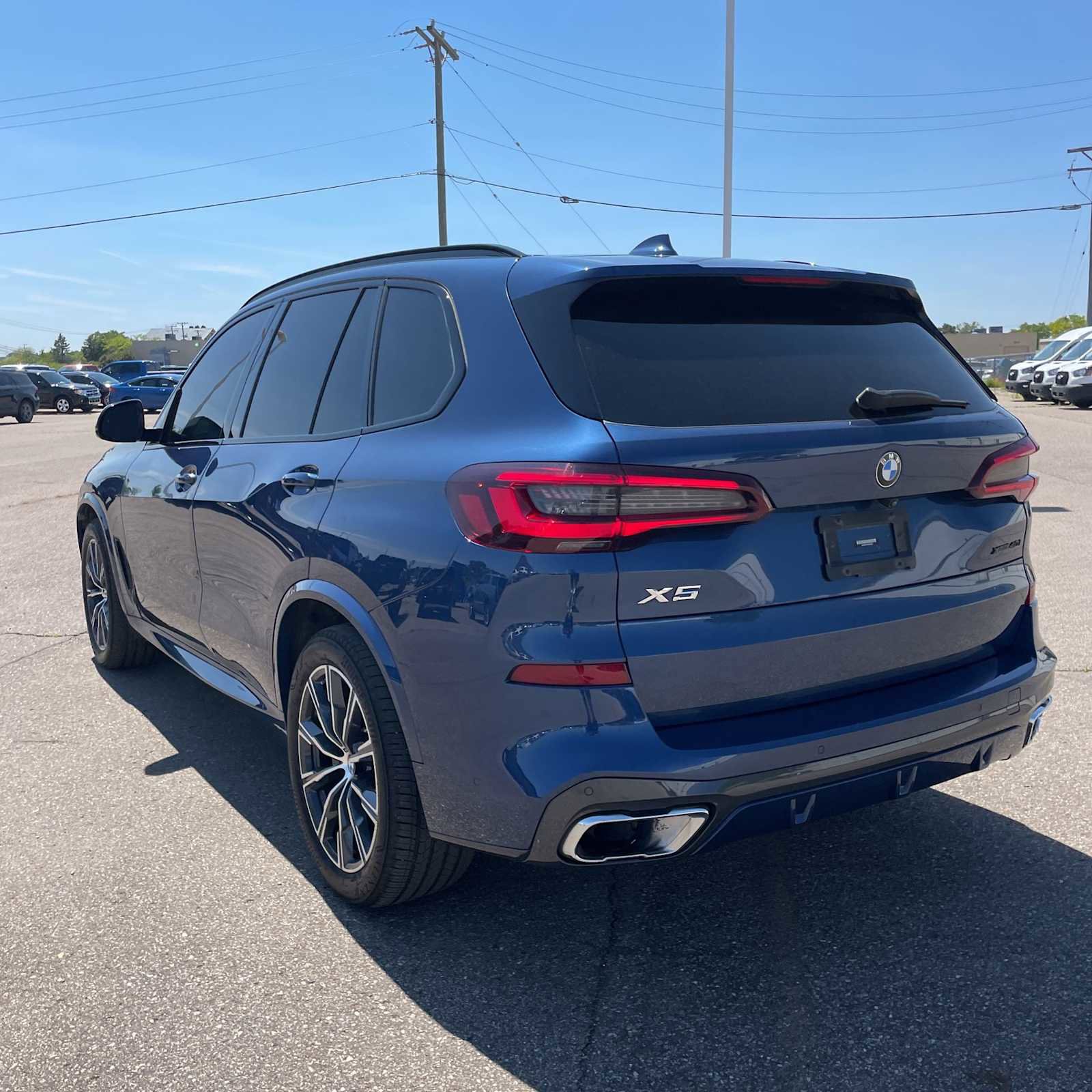 Used 2021 BMW X5 xDrive40i w/ M Sport Package AWD/4WD image 3