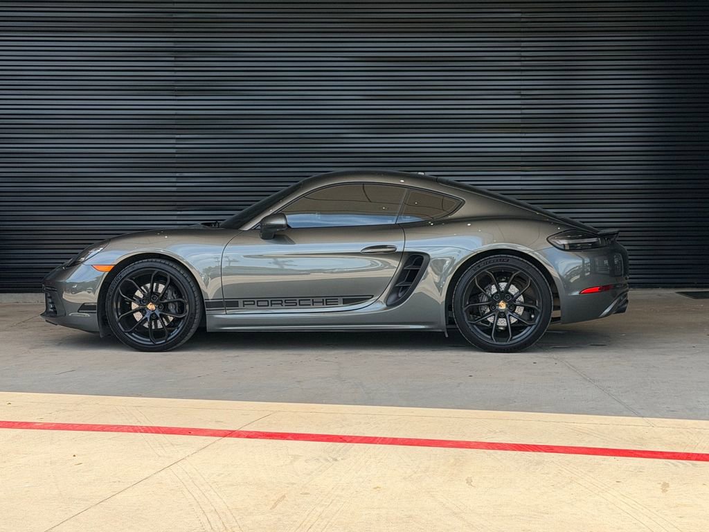Certified 2024 Porsche 718 Cayman RWD image 2