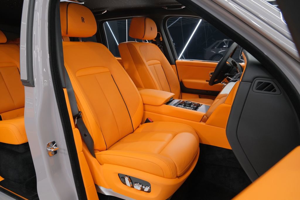 Used 2026 Rolls-Royce Cullinan image 55