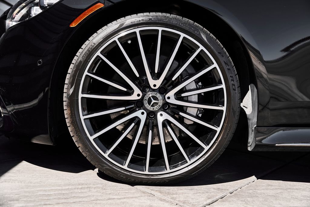 Used 2023 Mercedes-Benz S 580 4MATIC Sedan image 3