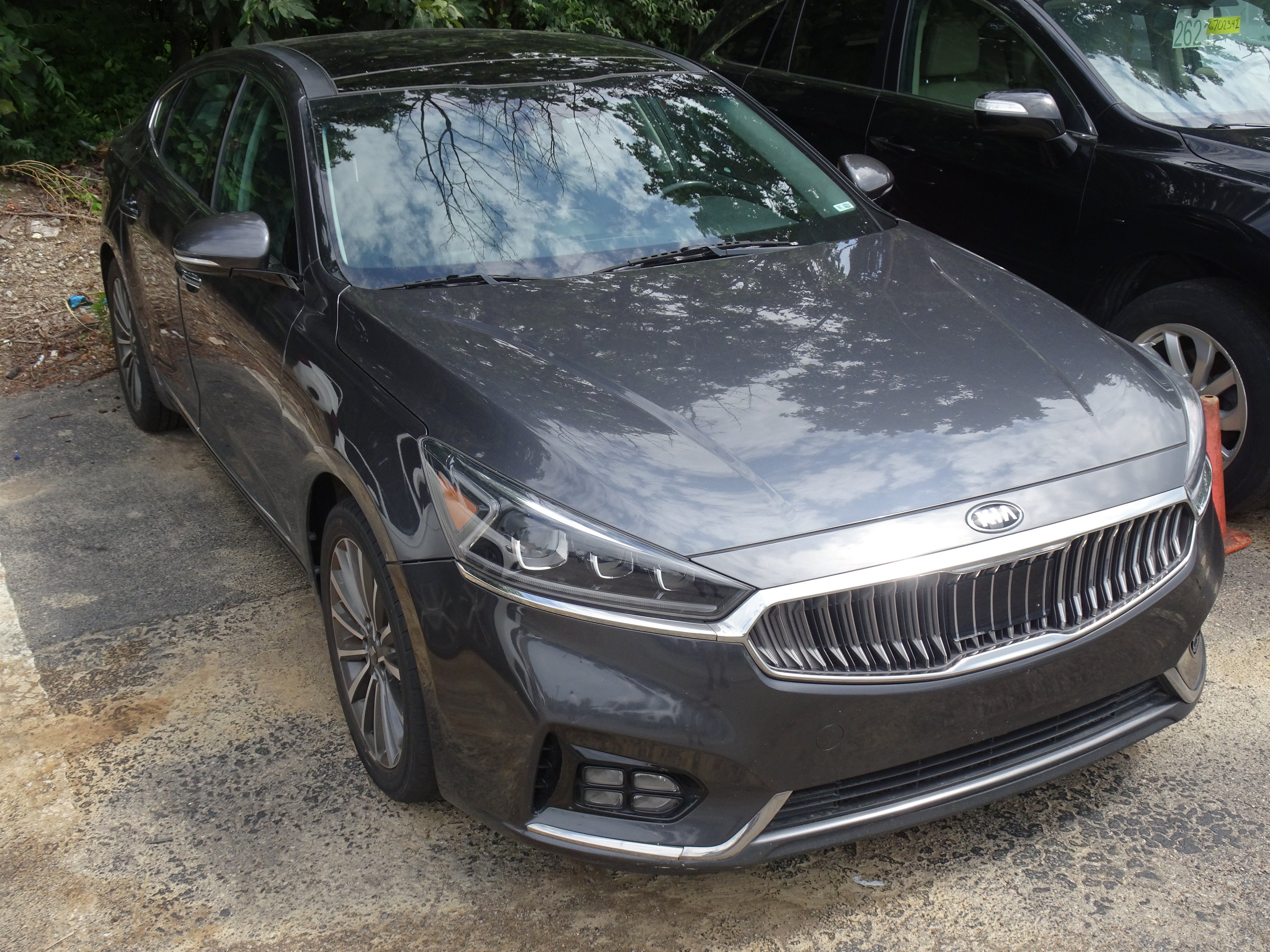 Used 2017 Kia Cadenza Technology FWD image 2