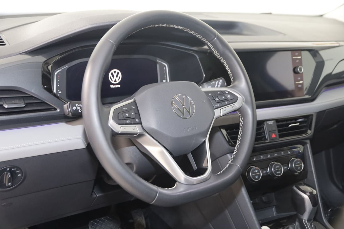 Used 2022 Volkswagen Taos SEL w/ Panoramic Sunroof Package AWD/4WD image 6