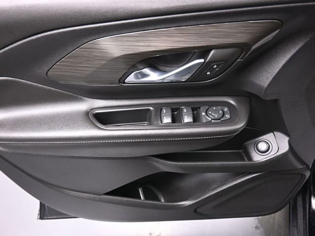 Used 2023 GMC Terrain SLE w/ Driver Convenience Package image 13