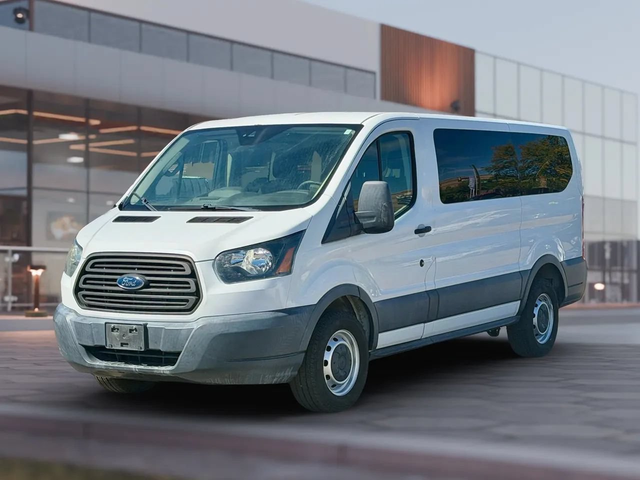 Used 2016 Ford Transit 150 XL RWD image 5