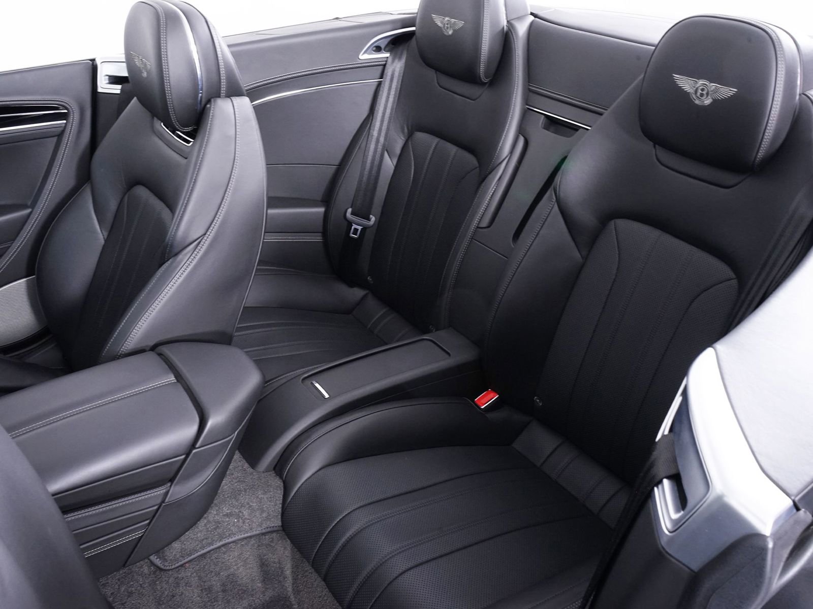 Used 2020 Bentley Continental GT image 26