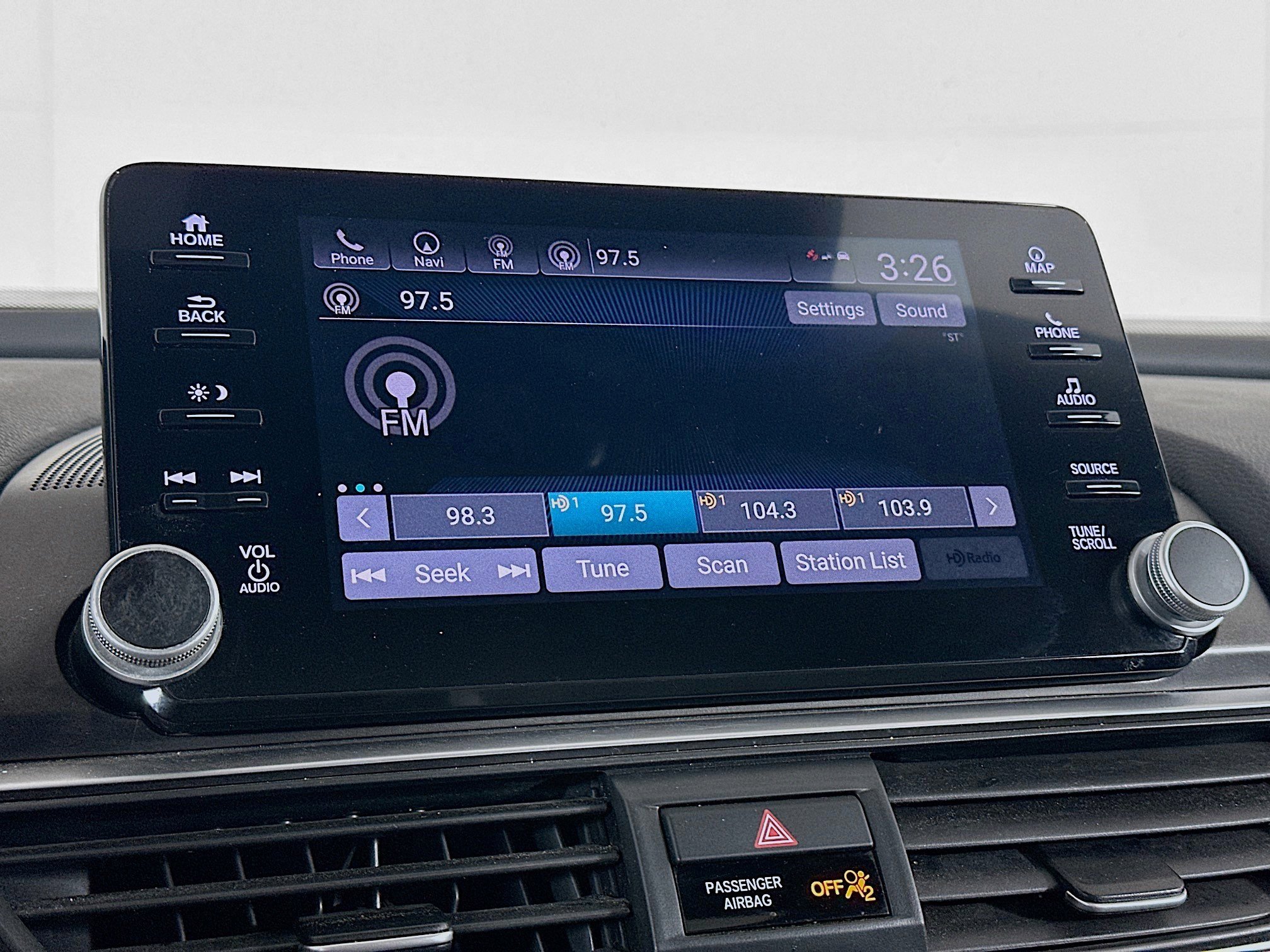 Used 2018 Honda Accord Touring image 21