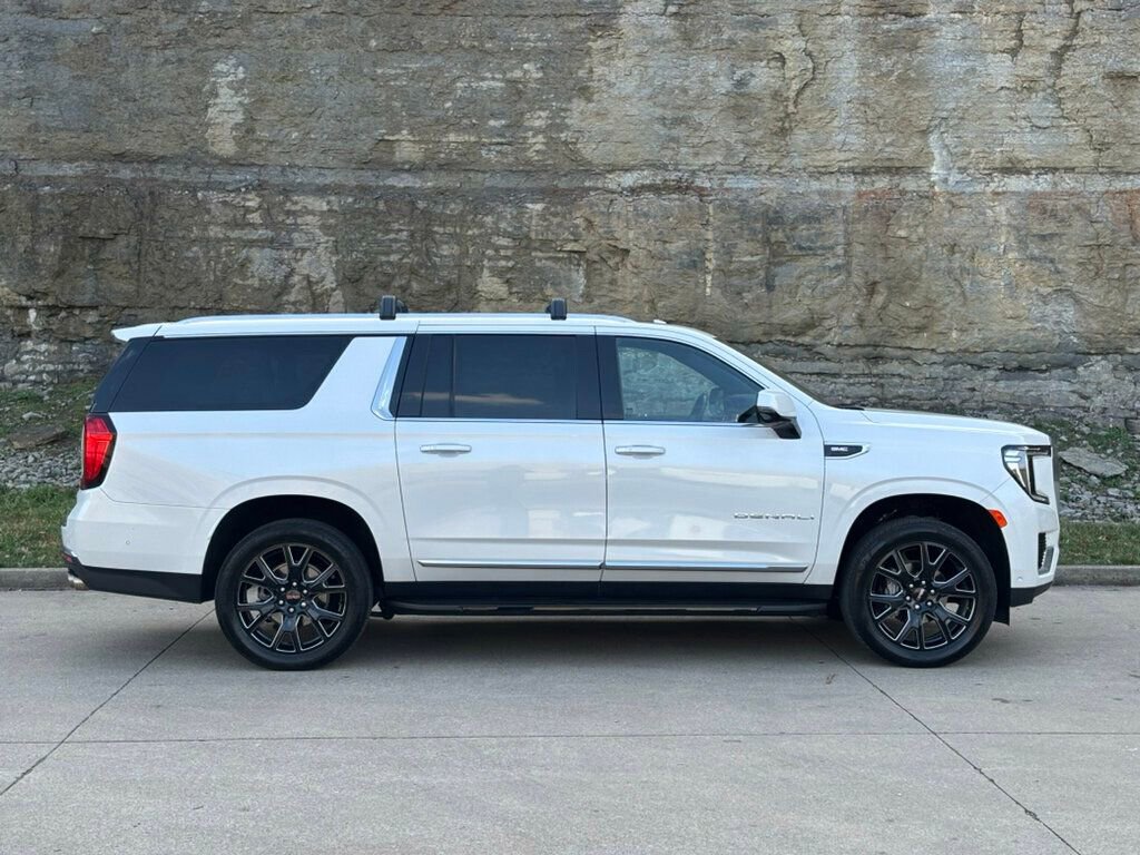 Used 2024 GMC Yukon XL Denali w/ Advanced Technology Package image 8