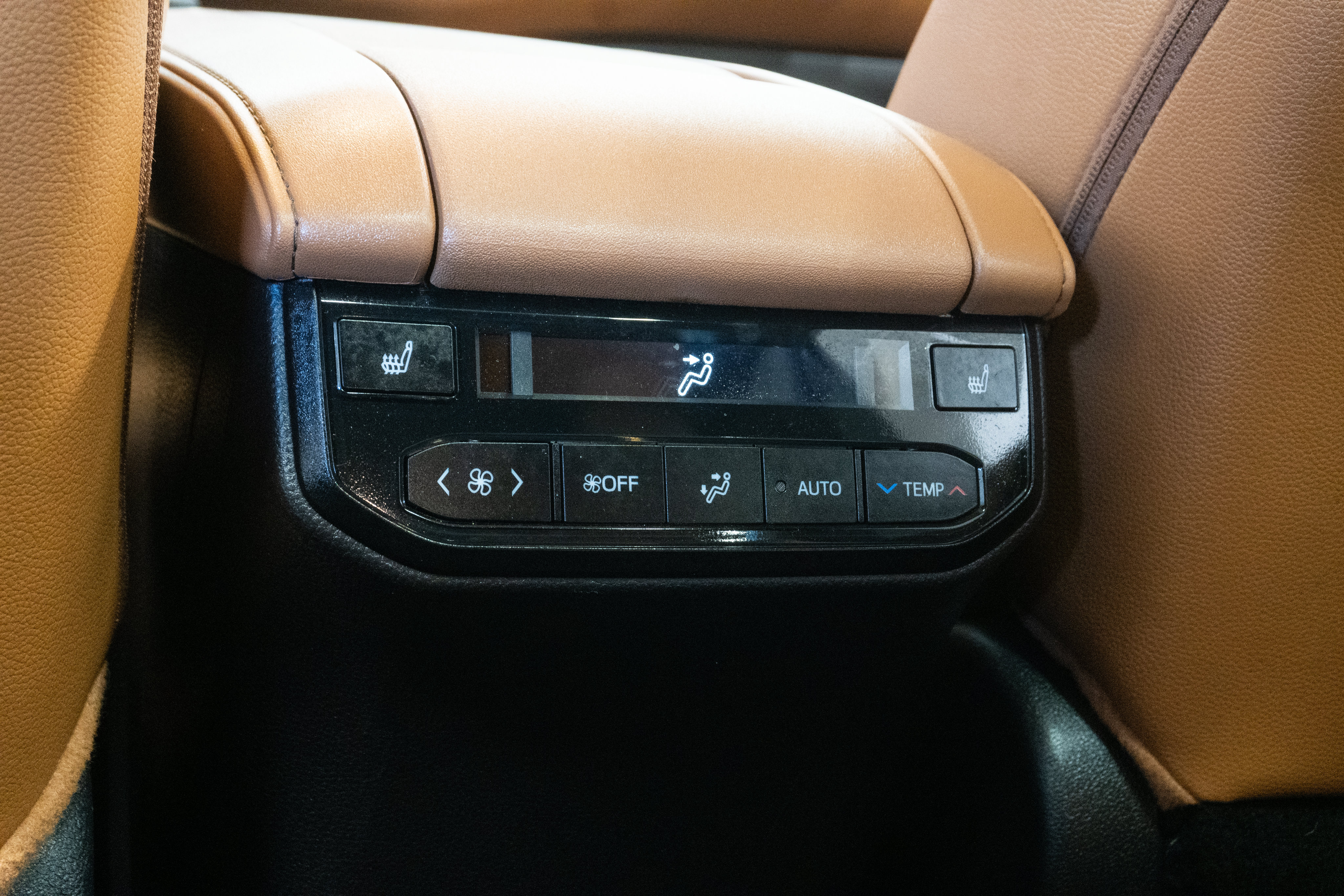 Used 2025 Toyota Highlander Platinum AWD/4WD image 14