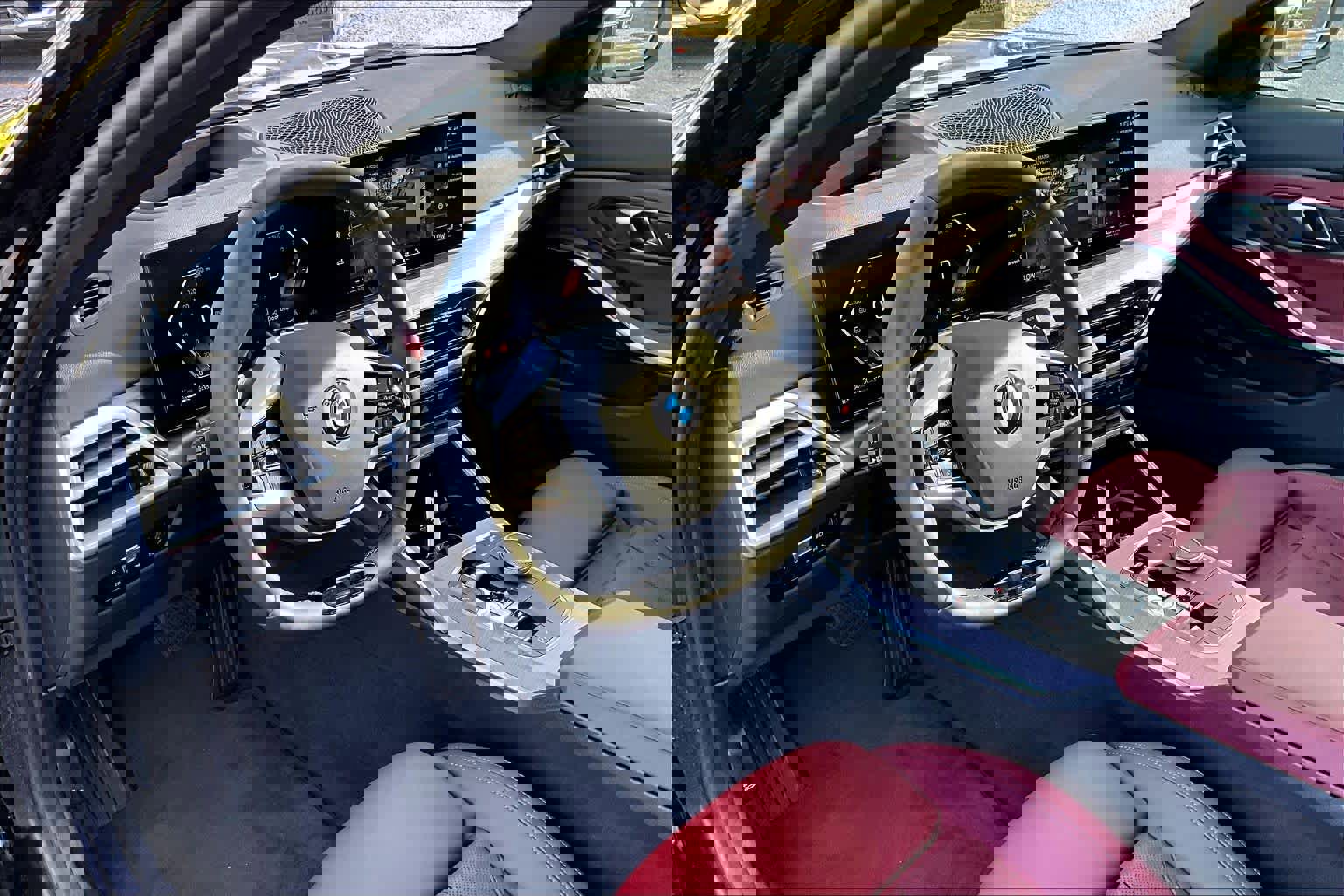 Used 2025 BMW 330i Sedan RWD image 17